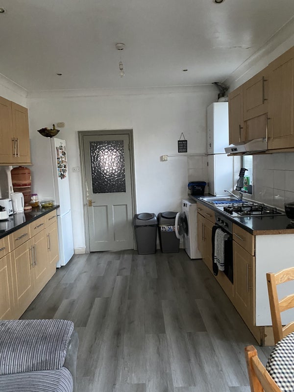 Room Clacton Road in Greater London