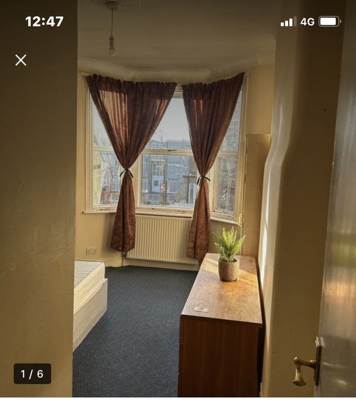 Room Clacton Road in Greater London
