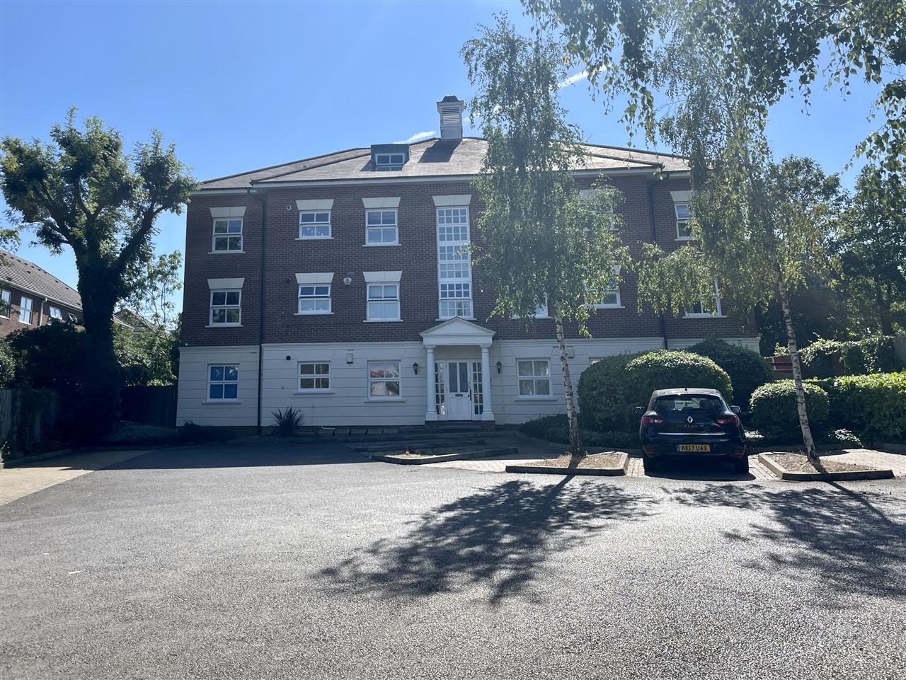 Flat Pearfield Road in Greater London