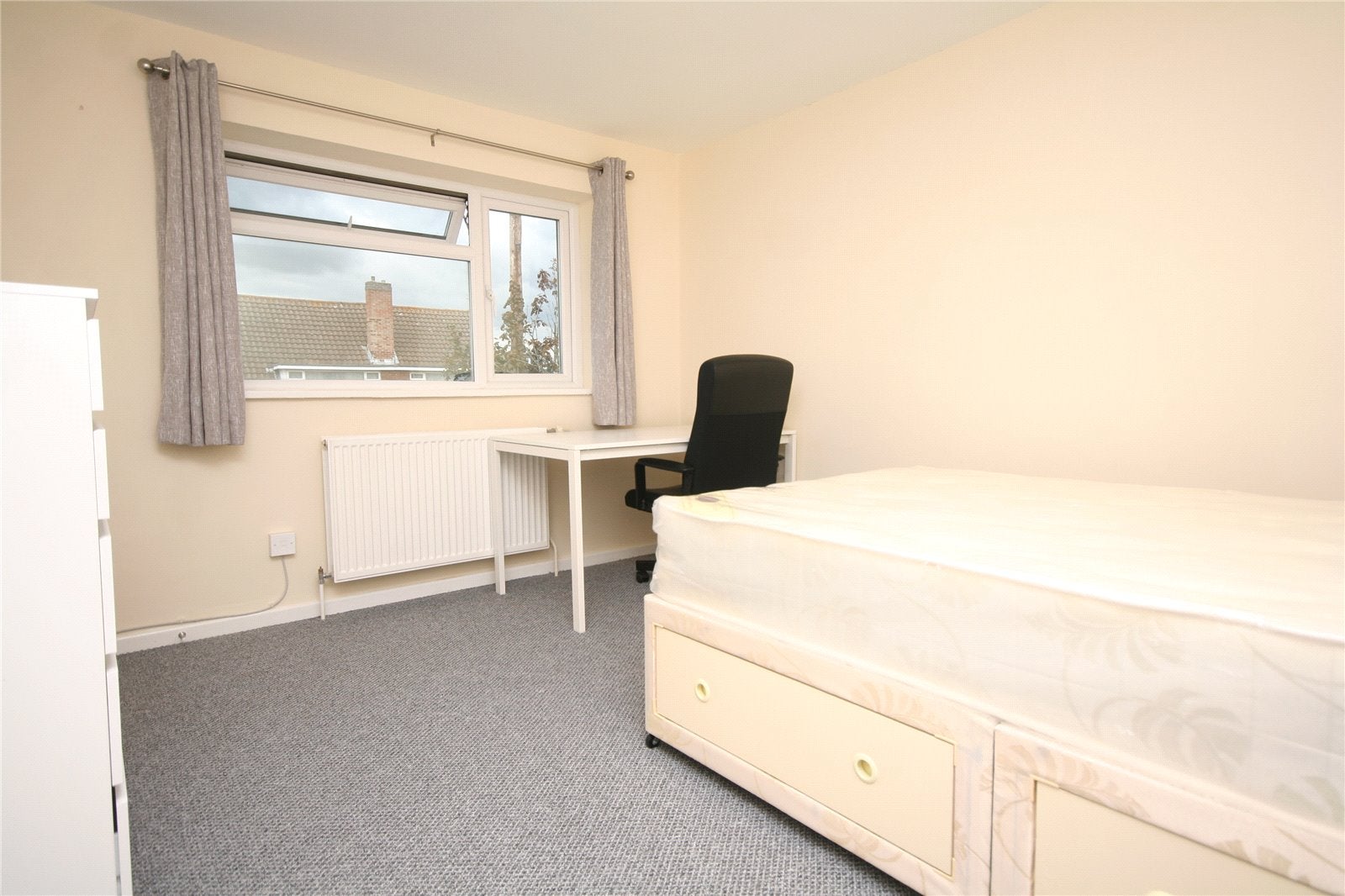 Room Hesters Way Road in Cheltenham