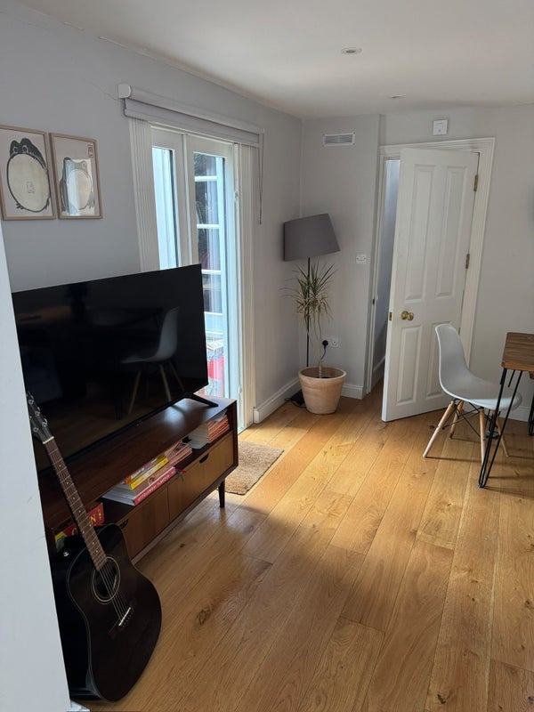 Room Hertford Road in Greater London