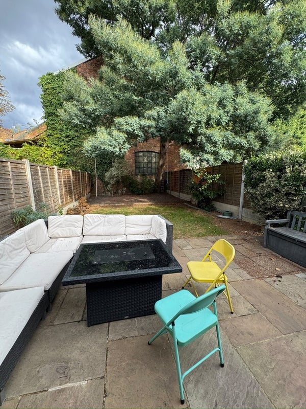 Room Hertford Road in Greater London