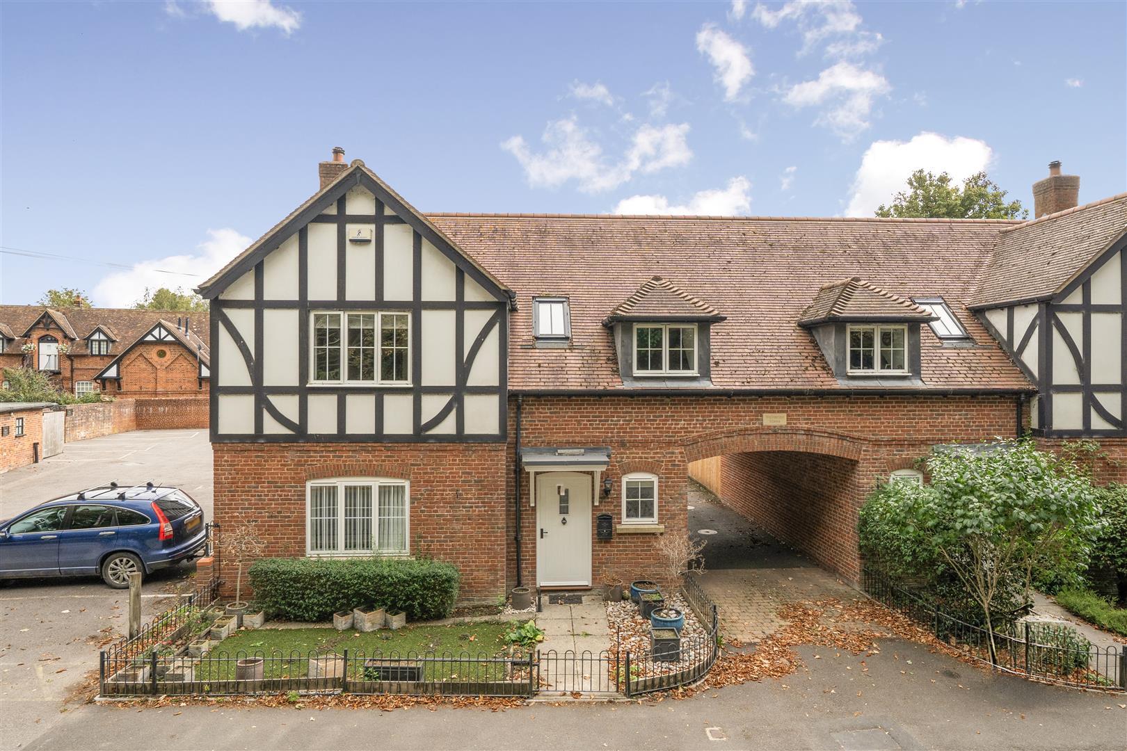 House Blandford Road in Iwerne Minster