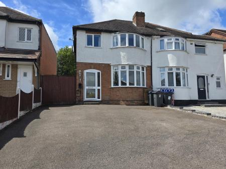 House Streetly Crescent in Birmingham