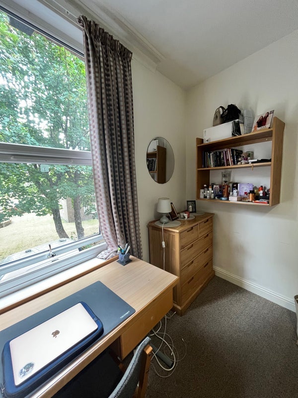 Room Crossfield Street in Leeds
