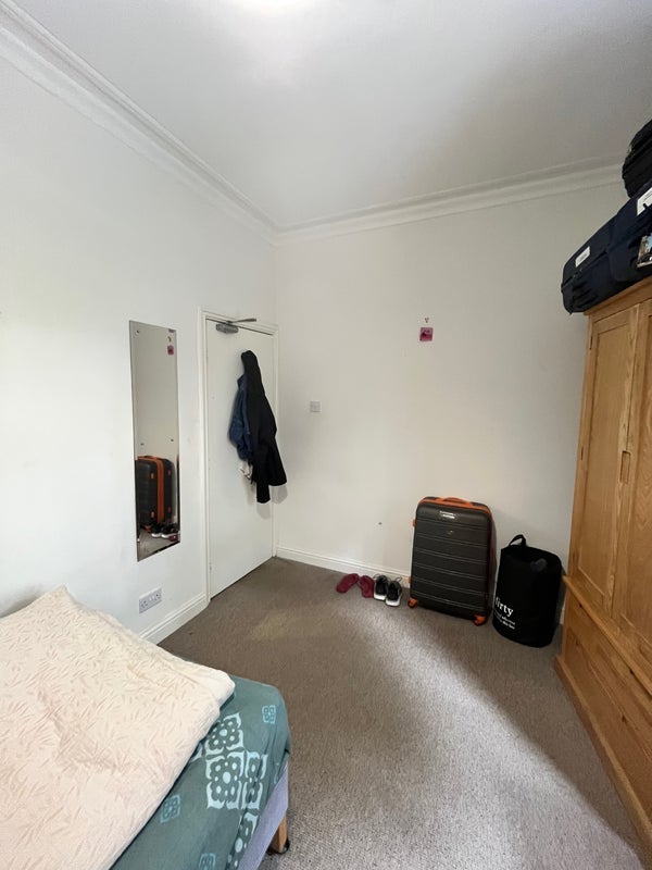 Room Crossfield Street in Leeds