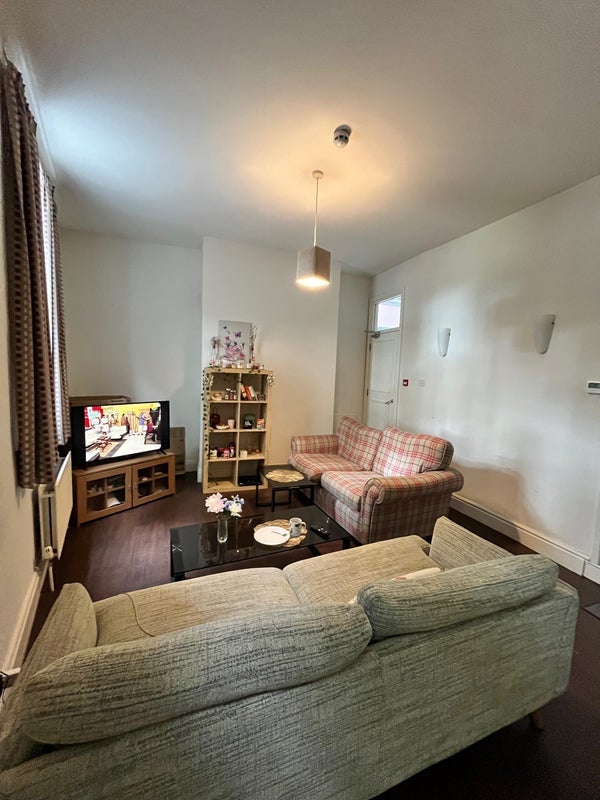 Room Crossfield Street in Leeds
