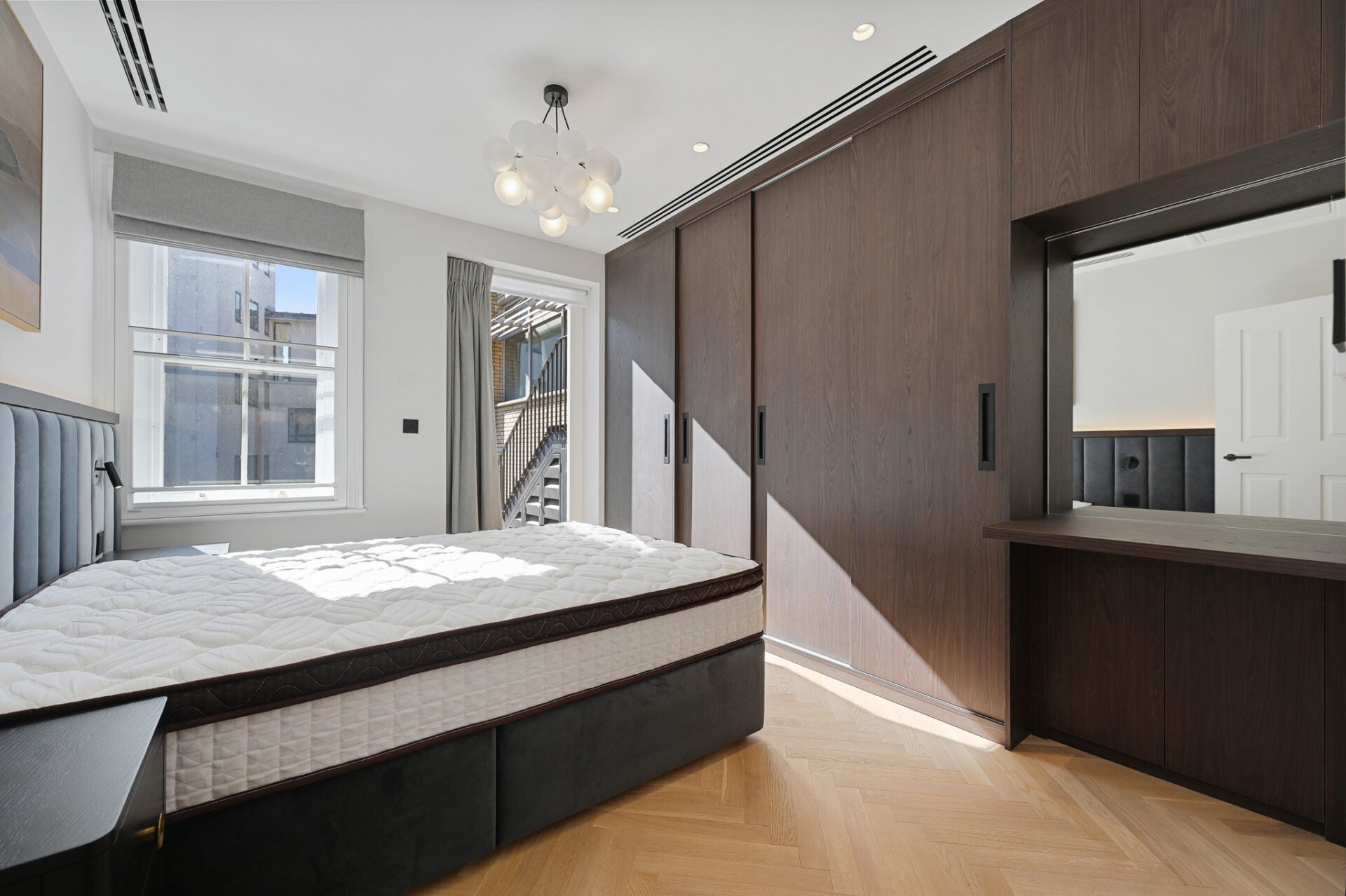 Flat Conduit Street in City of Westminster