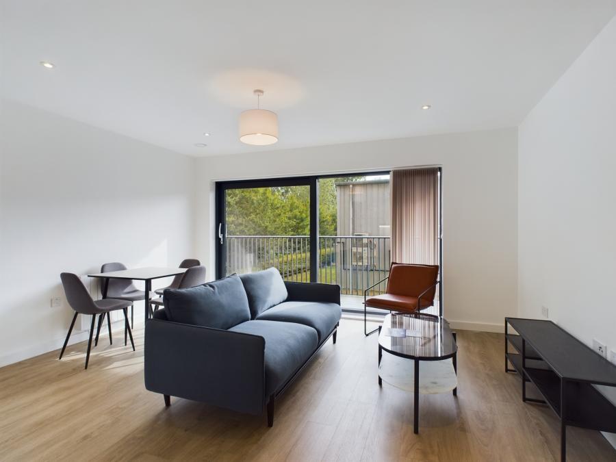 Flat Manorfield in Ashford