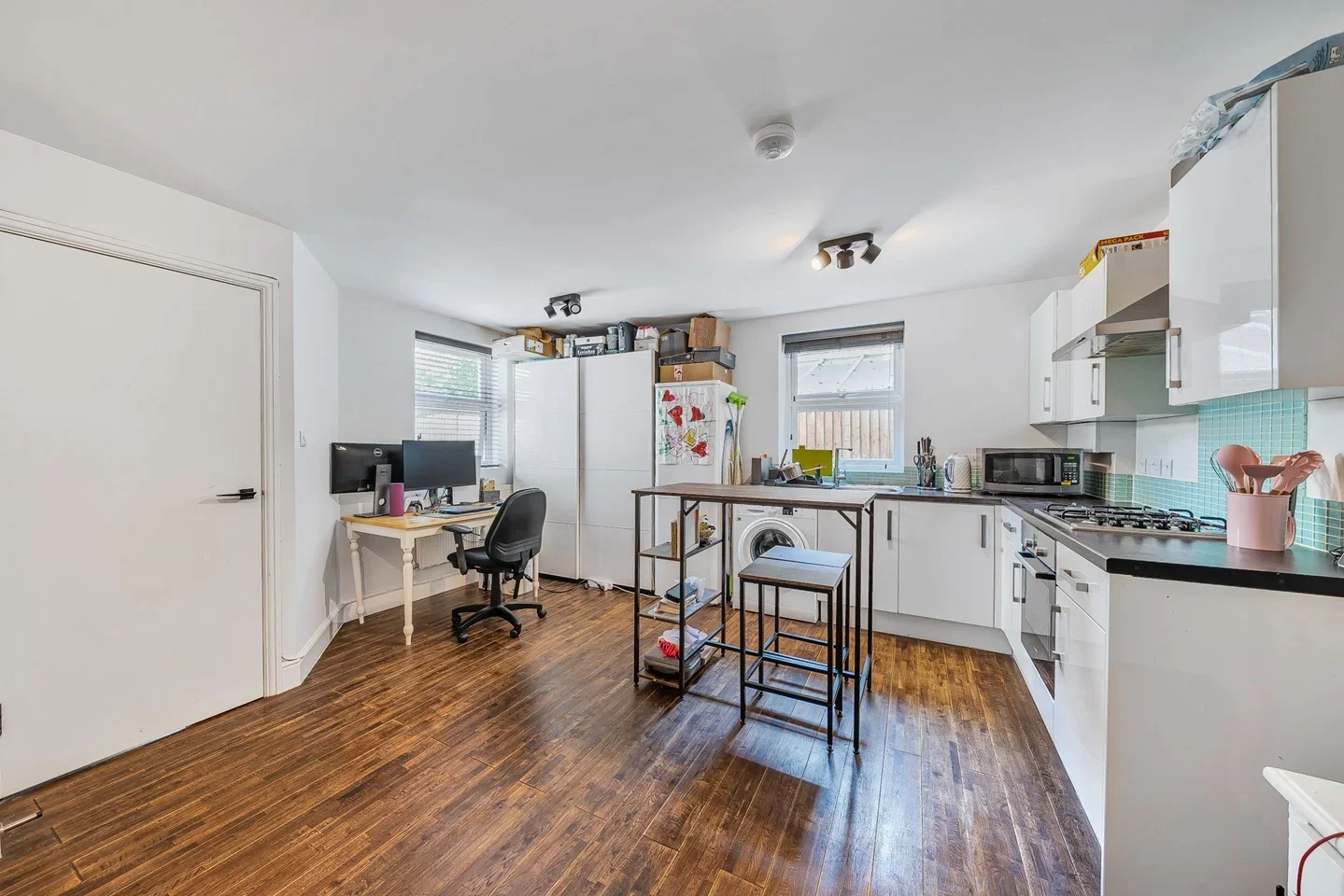Flat Clarence Road in Greater London