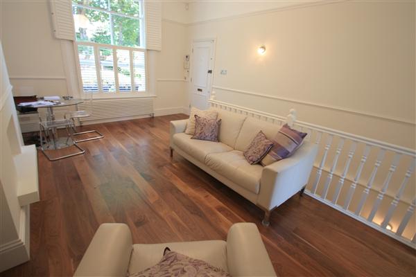 Flat Roxeth Hill in Greater London