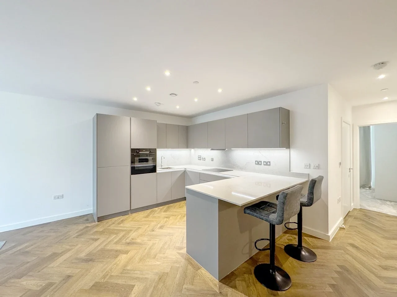 Flat Granville Road in Greater London