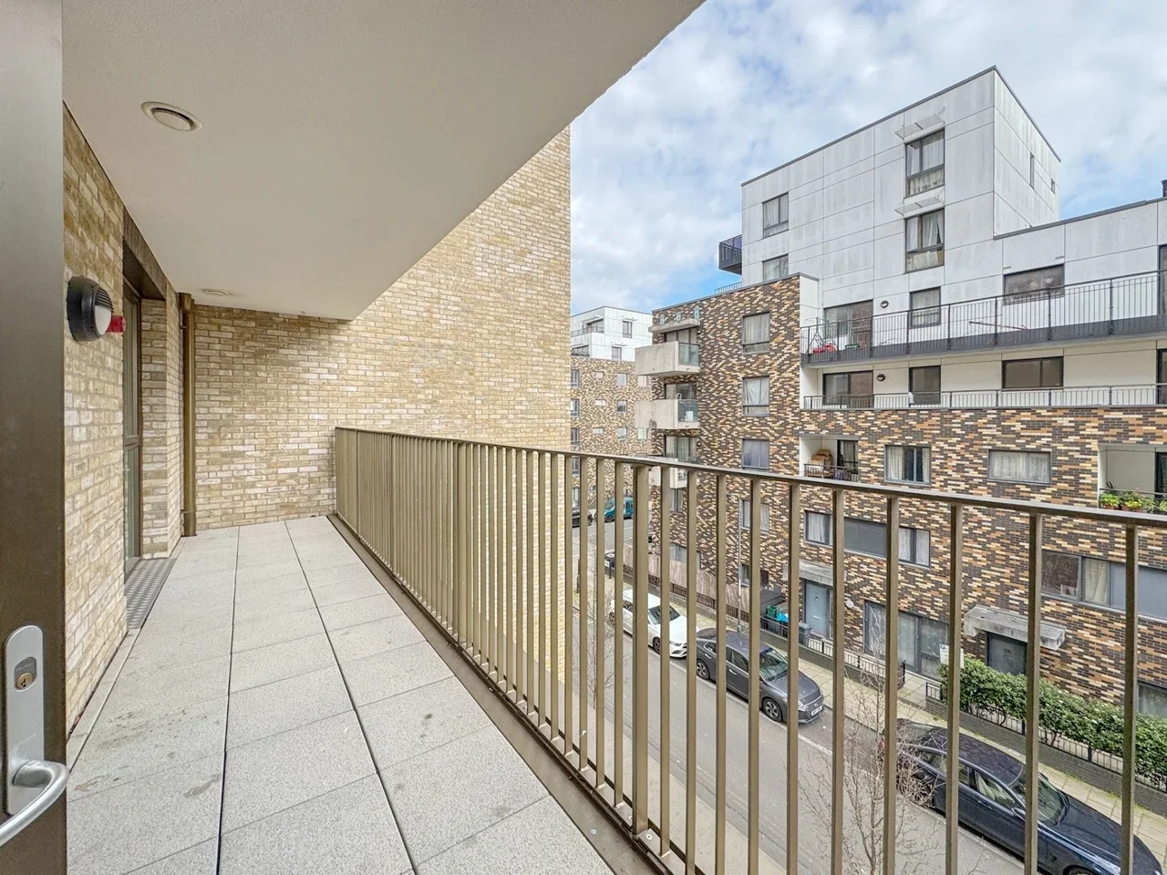 Flat Granville Road in Greater London