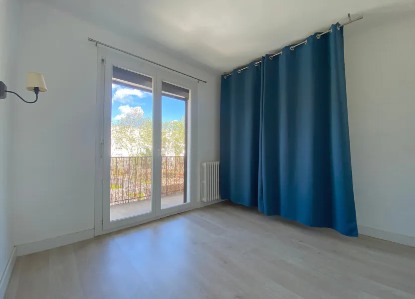 Flat Avenue Georges Guynemer in Perpignan
