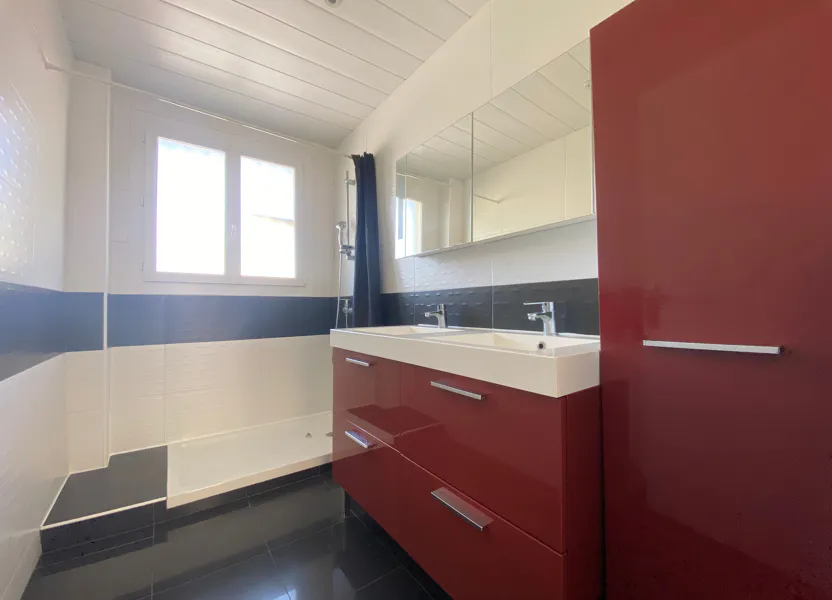 Flat Avenue Georges Guynemer in Perpignan