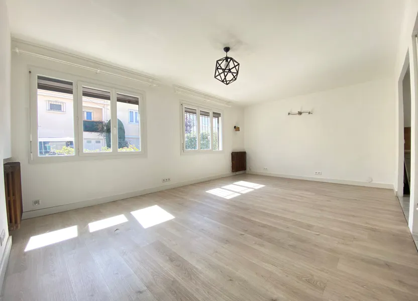 Flat Avenue Georges Guynemer in Perpignan
