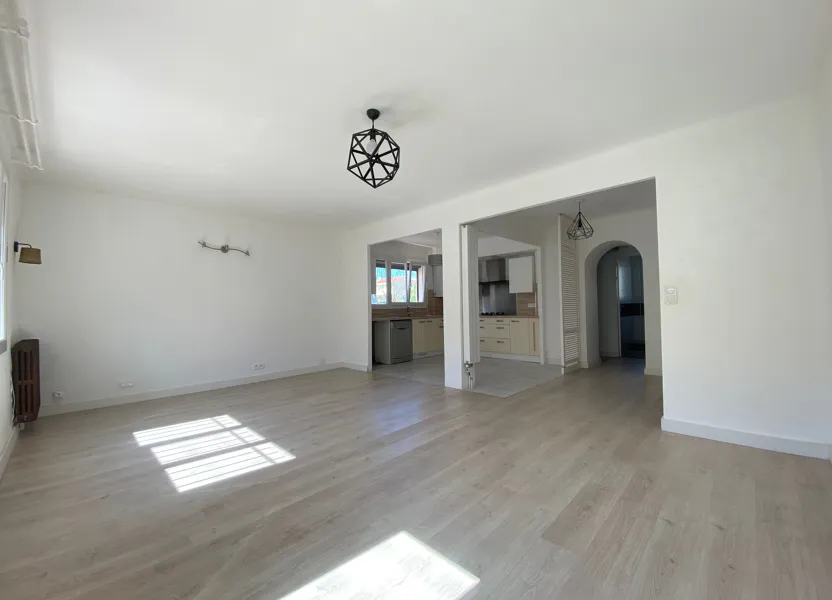 Flat Avenue Georges Guynemer in Perpignan