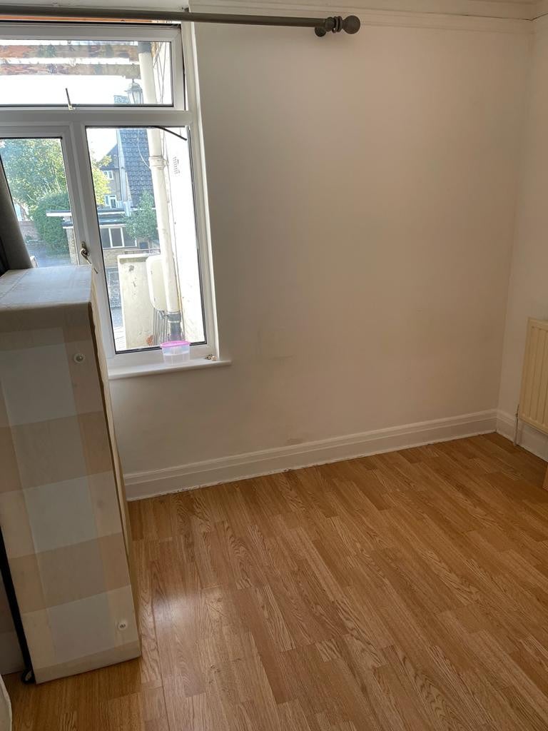 Flat Kelvin Road in Greater London