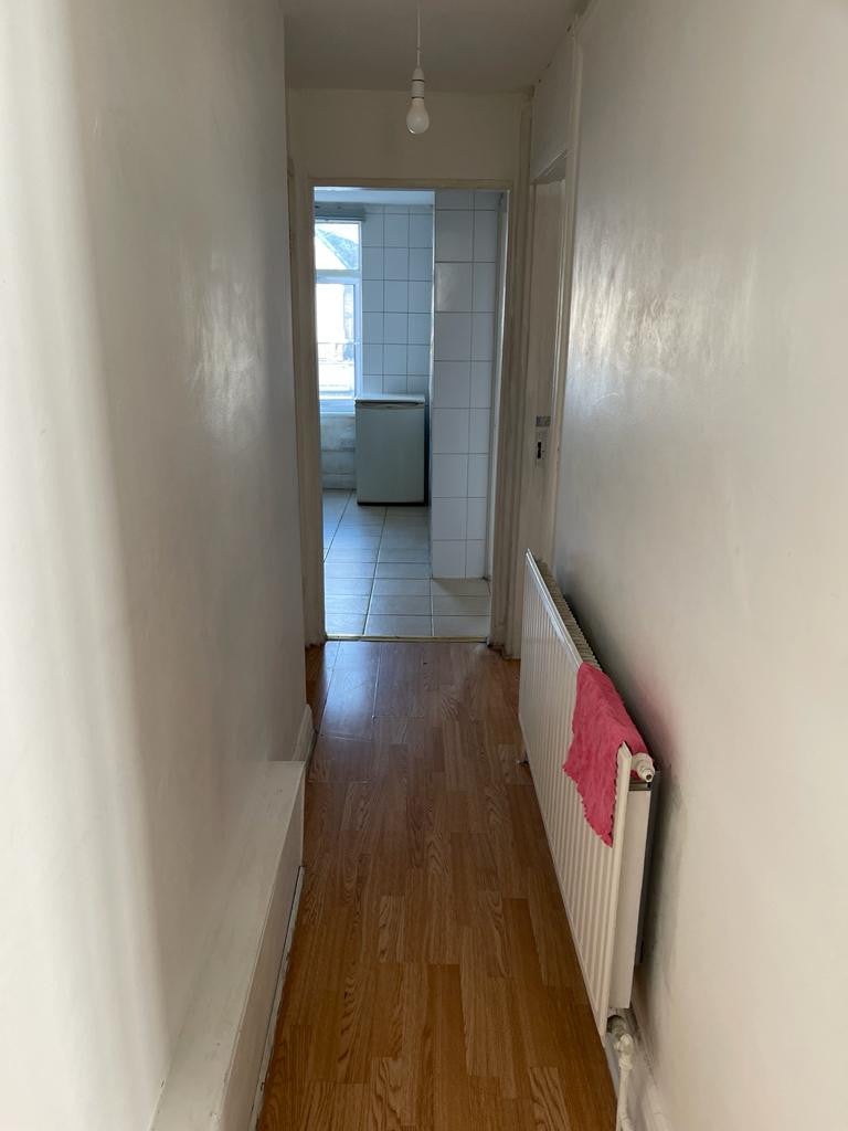 Flat Kelvin Road in Greater London