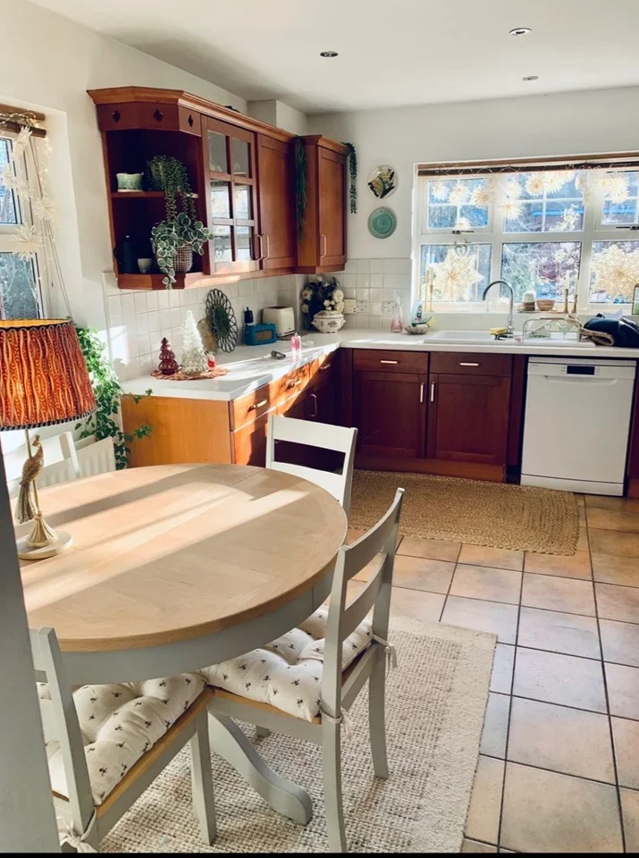 Room Hitherwood Close in Reigate and Banstead