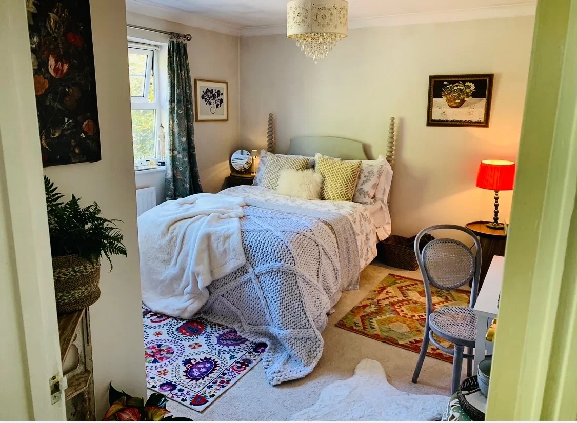 Room Hitherwood Close in Reigate and Banstead
