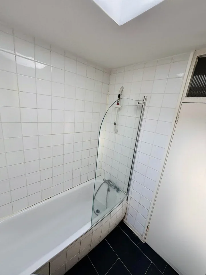 Room Guildford Road in Greater London