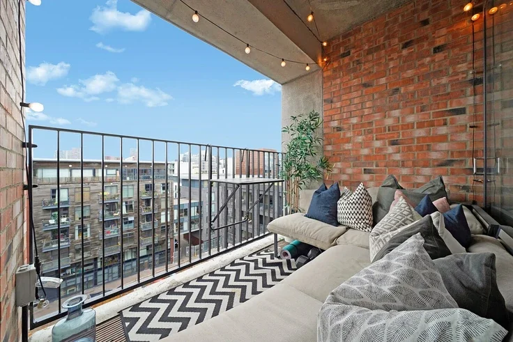 Flat Hepscott Road in Greater London