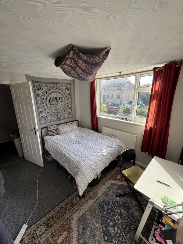 Room Muller Road in Bristol