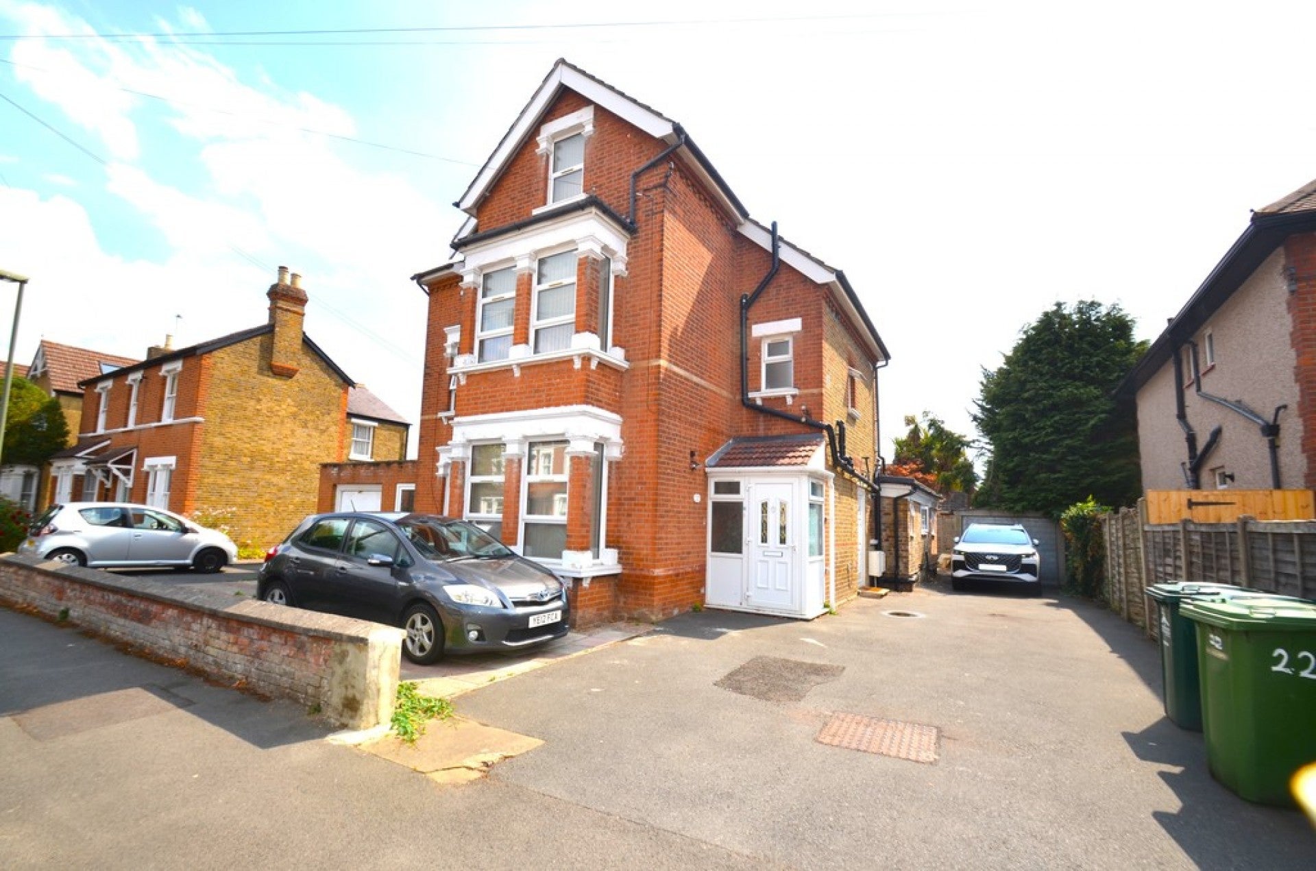 House Sidney Road in Borough of Spelthorne