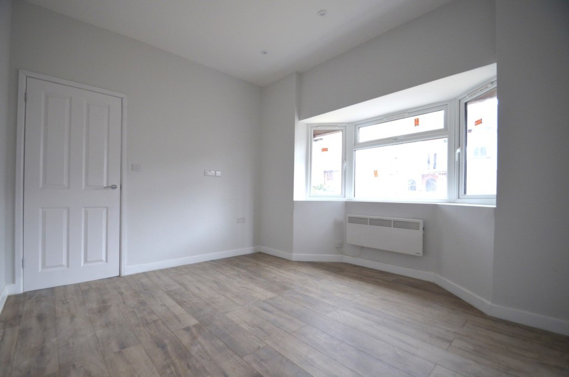Flat Sidney Road in Borough of Spelthorne