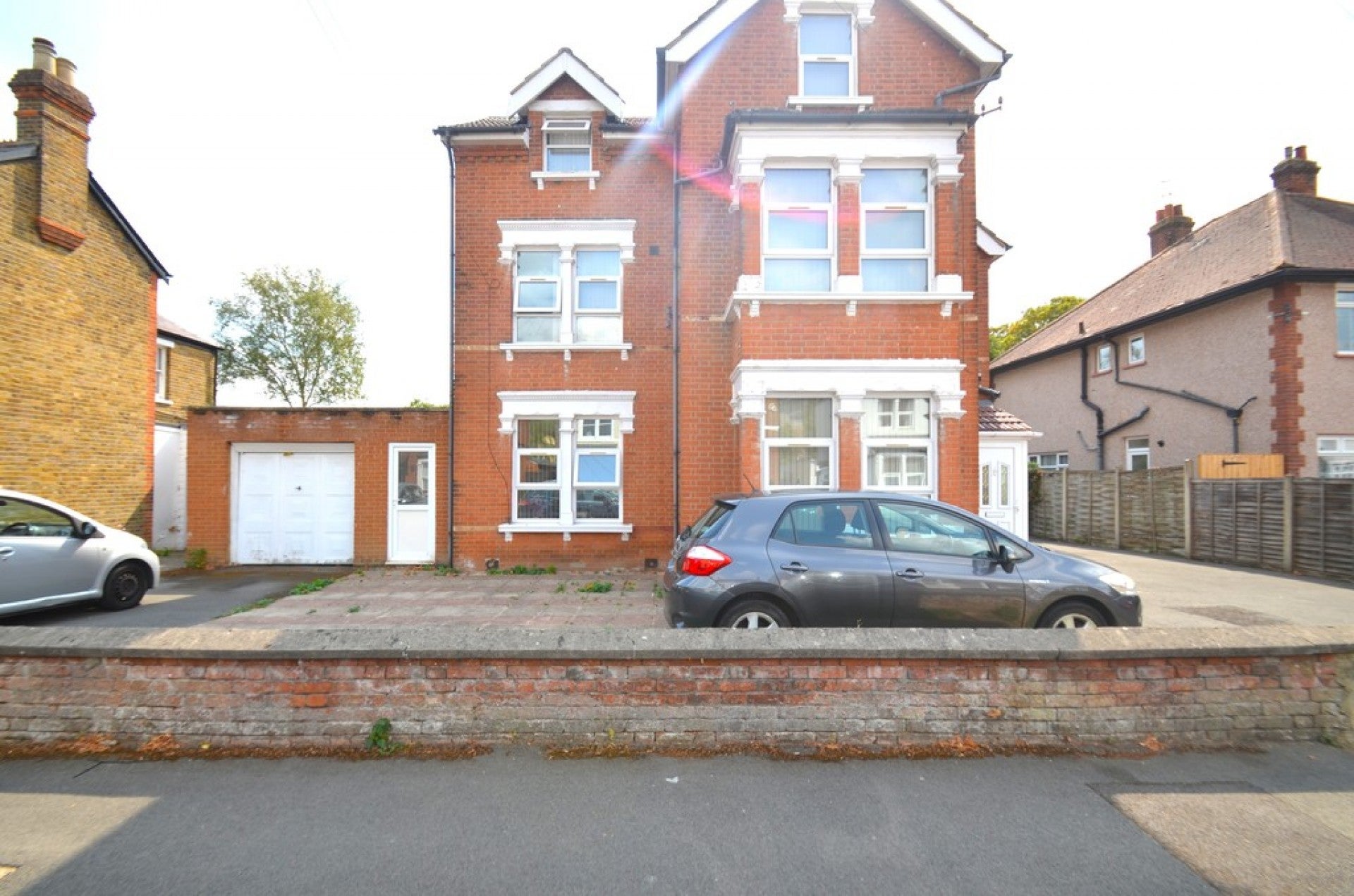 House Sidney Road in Borough of Spelthorne
