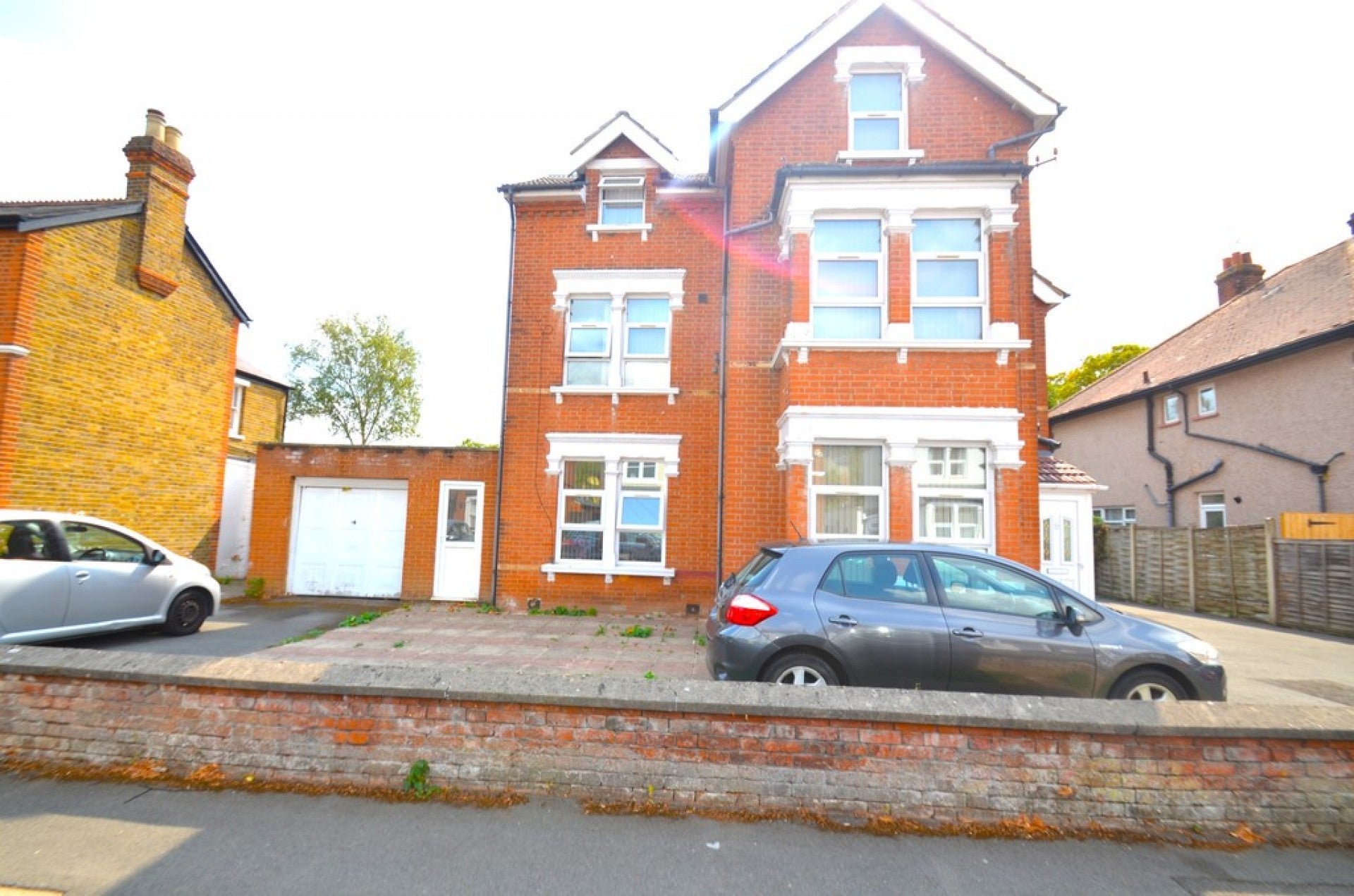 House Sidney Road in Borough of Spelthorne