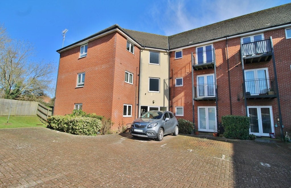 Flat Freeley Road in Havant