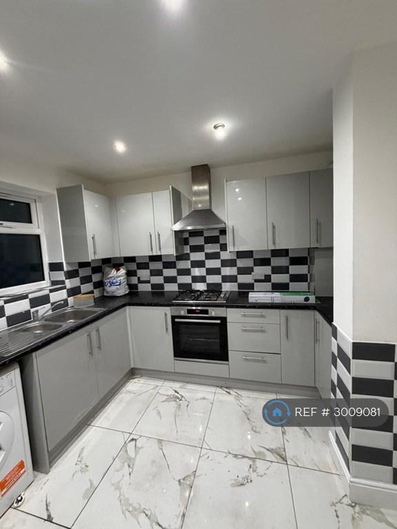 House Leslie Grove in Greater London