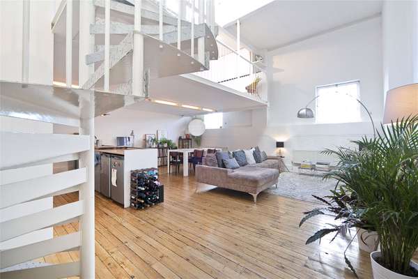 Flat Bramshaw Road in Greater London
