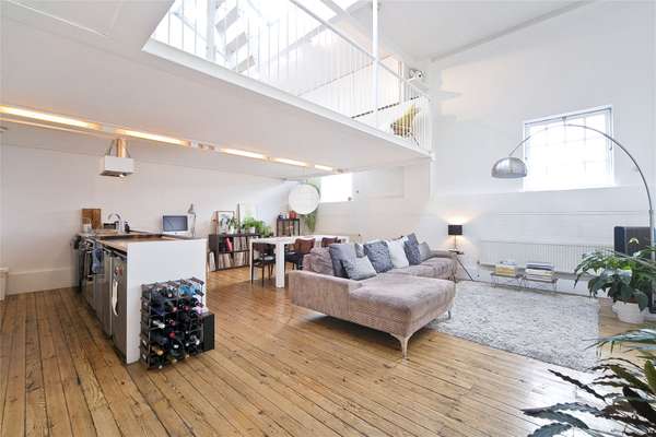 Flat Bramshaw Road in Greater London