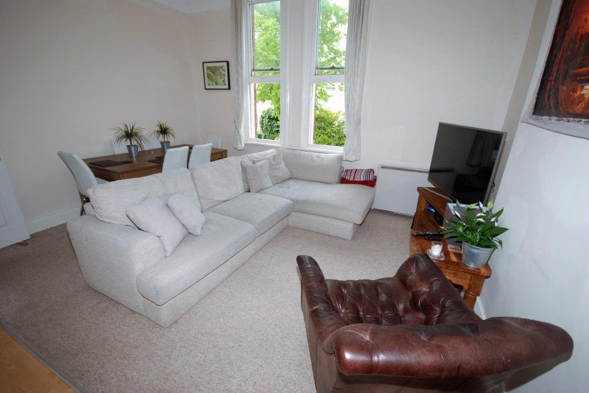 Flat Milverton Terrace in Royal Leamington Spa
