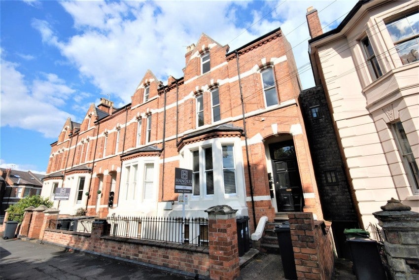 Flat Milverton Terrace in Royal Leamington Spa