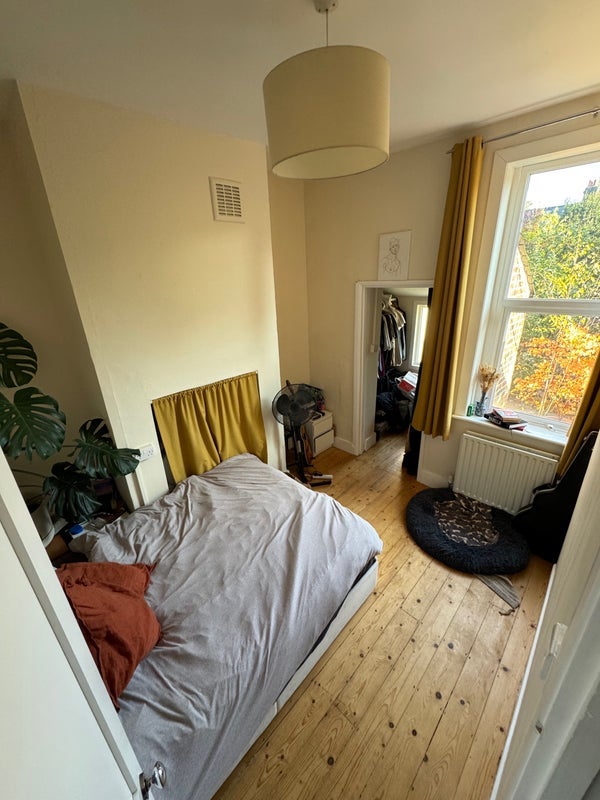 Room Wellmeadow Road in Greater London