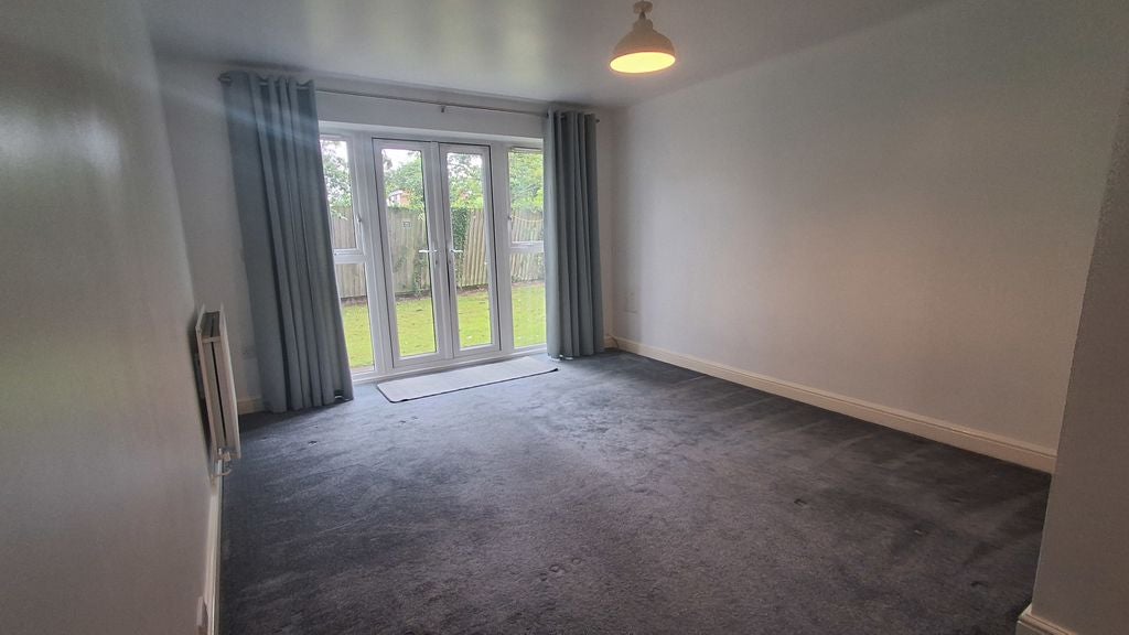 Flat Dunstanville Court in Shifnal