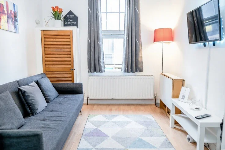 Flat Hornsey Road in Greater London