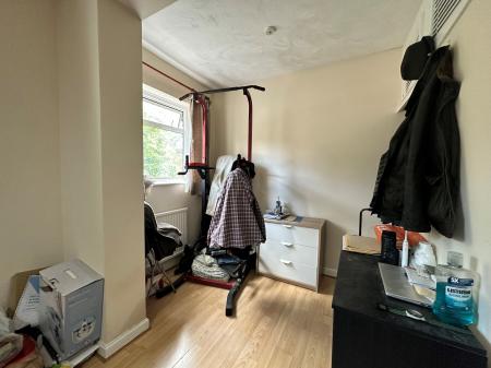 Room Farnborough Road in Rushmoor