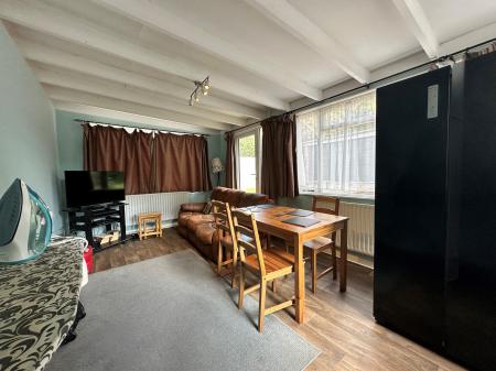 Room Farnborough Road in Rushmoor