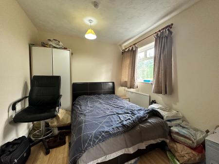 Room Farnborough Road in Rushmoor