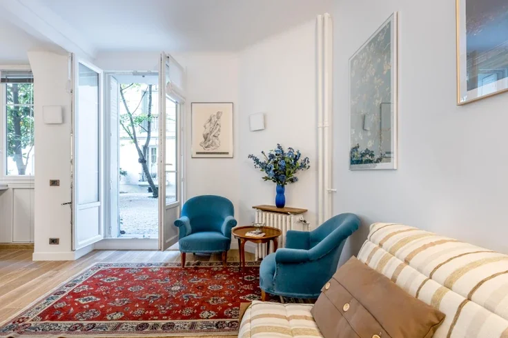 Flat Rue Damrémont in Paris