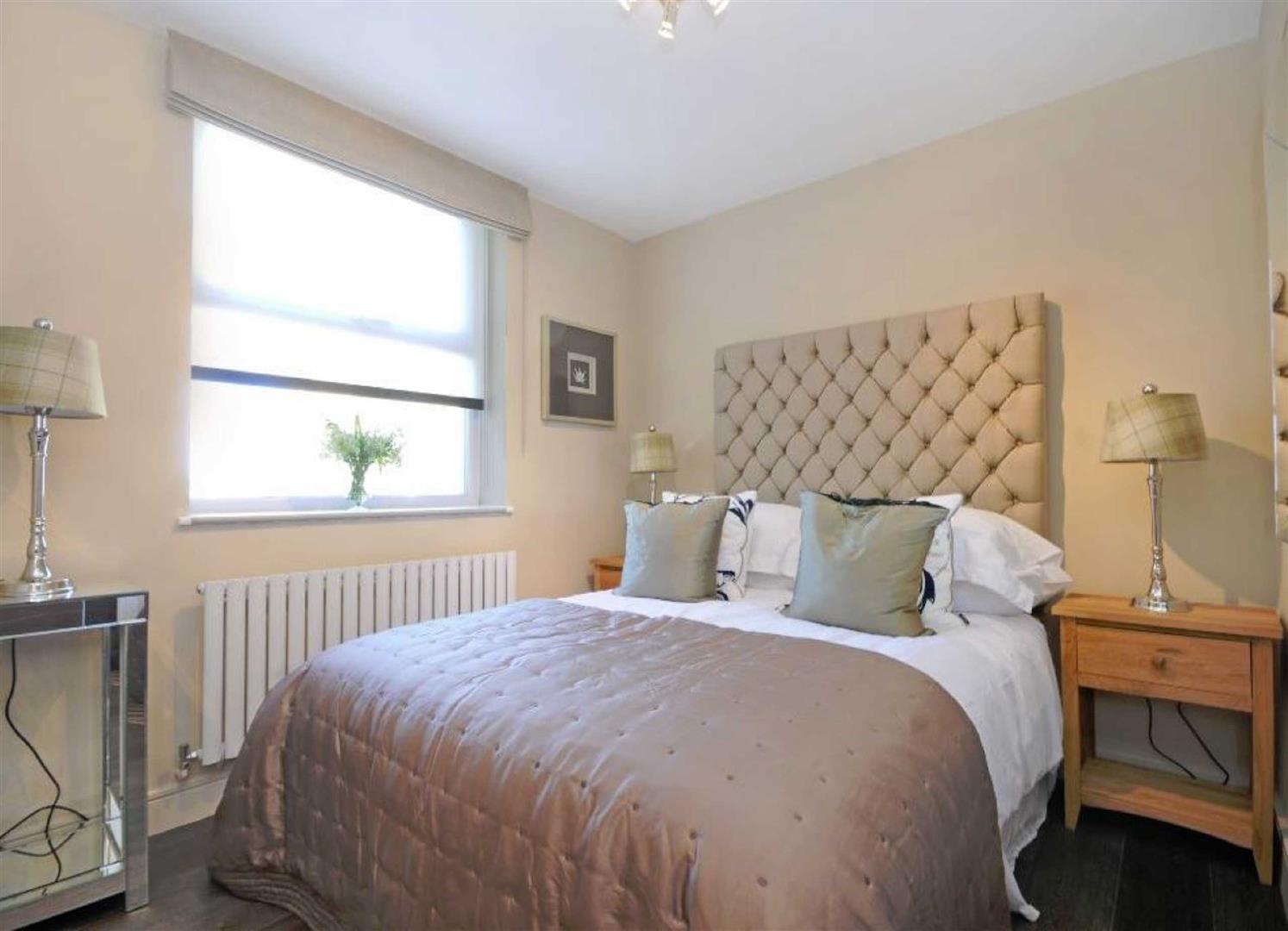 Flat Finchley Road in Greater London