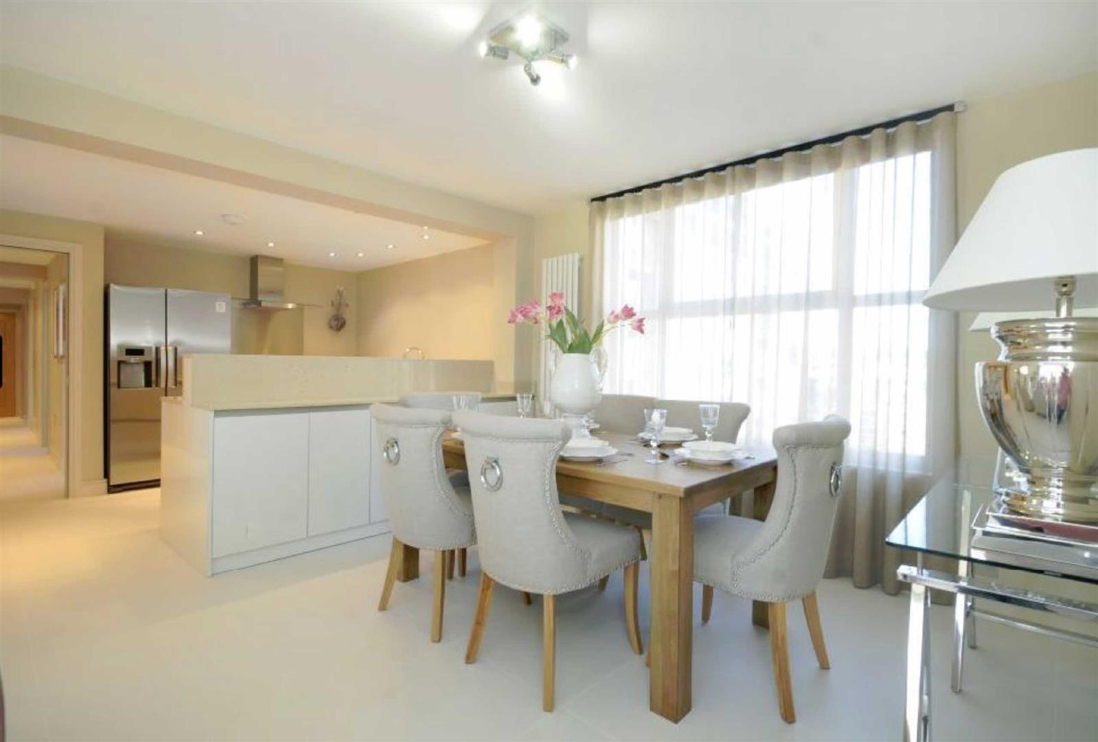 Flat Finchley Road in Greater London