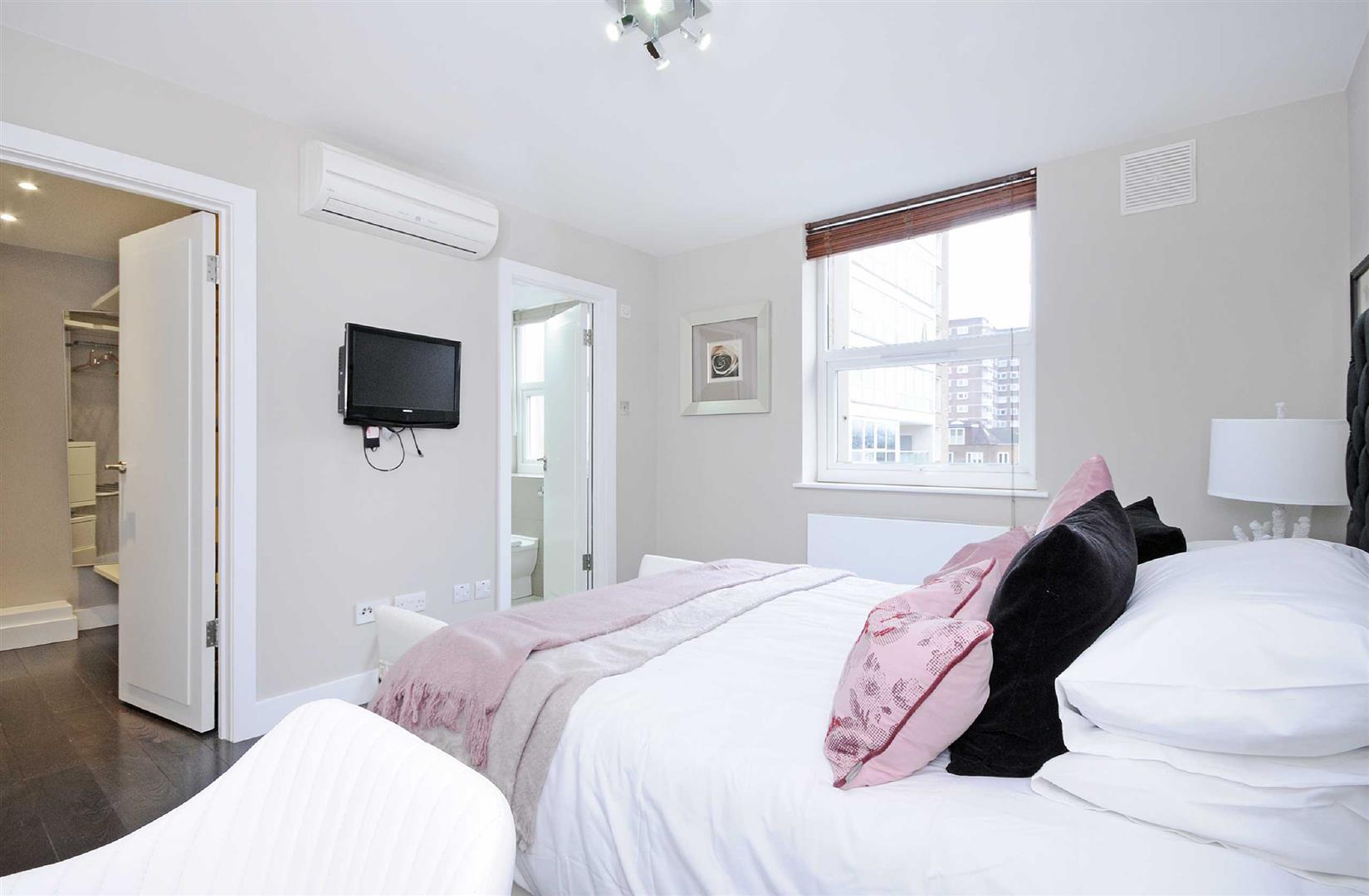 Flat Finchley Road in Greater London