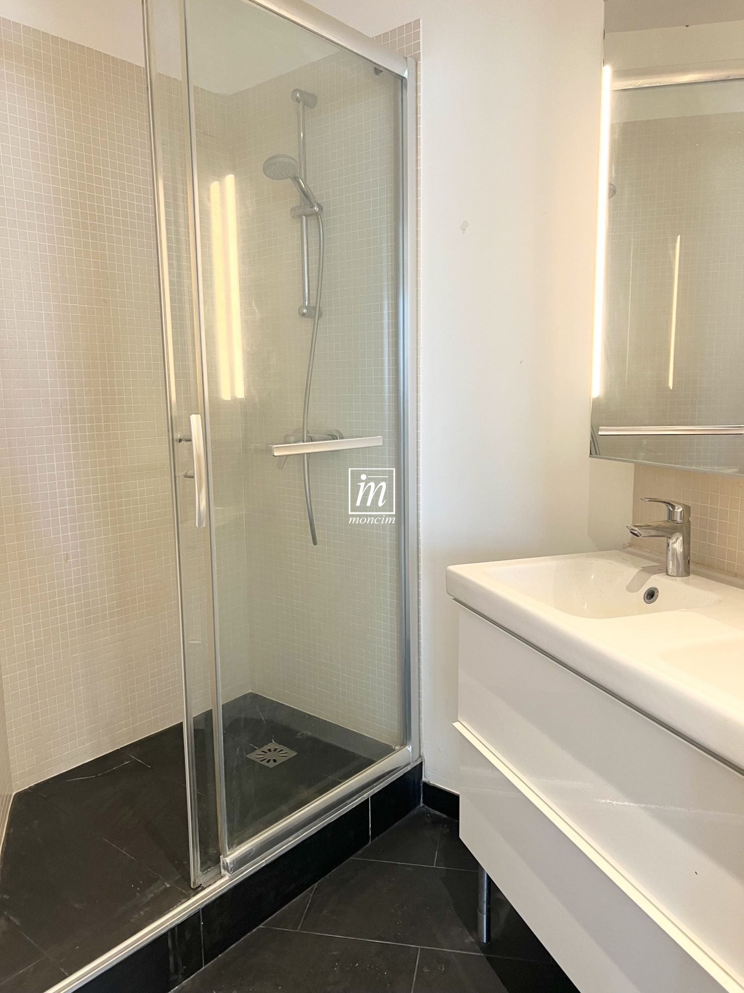 Flat Rue de Sablonville in Neuilly-sur-Seine