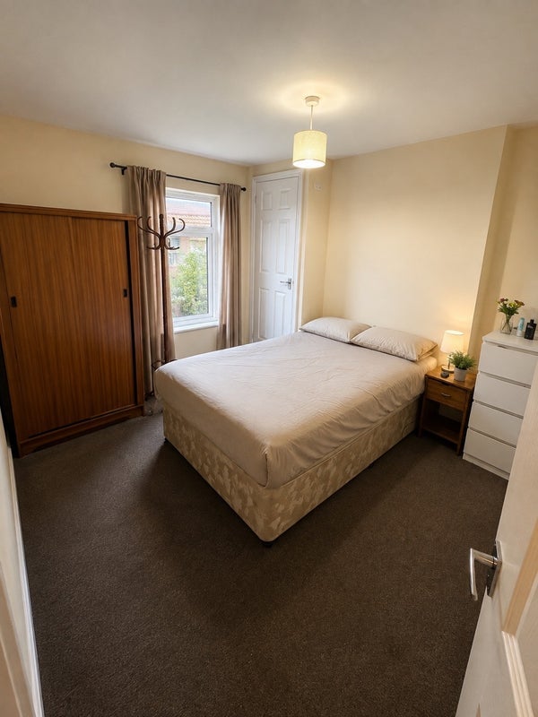 Room Locking Road in Weston-super-Mare